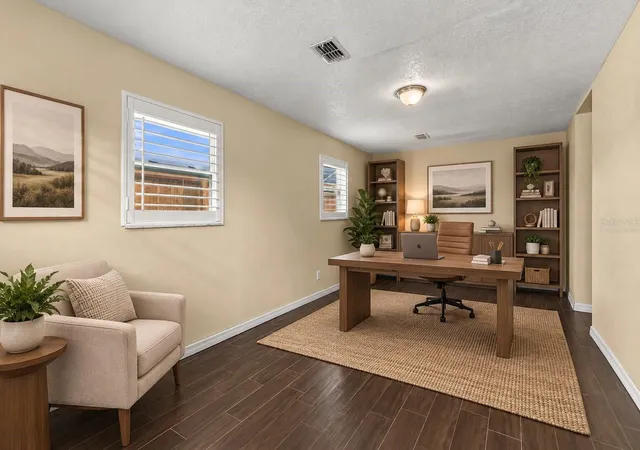 Photo 4 of Single family home for sale at 33 S Ortman Dr, Orlando, FL 32805 | MLS# O6442378 | Listing updated on 2026-09-23