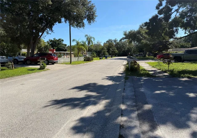 Photo 4 of House for sale at 3096 Green Acres Ave, Largo, FL 33771 | MLS# TB8549209 | Listing updated on 2026-09-29