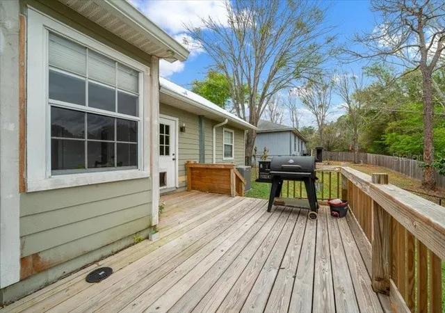 Photo 3 of Single family home for sale at 8620 Nw 35th Road, Gainesville, FL 32606 | MLS# OM732372 | Listing updated on 2026-09-22