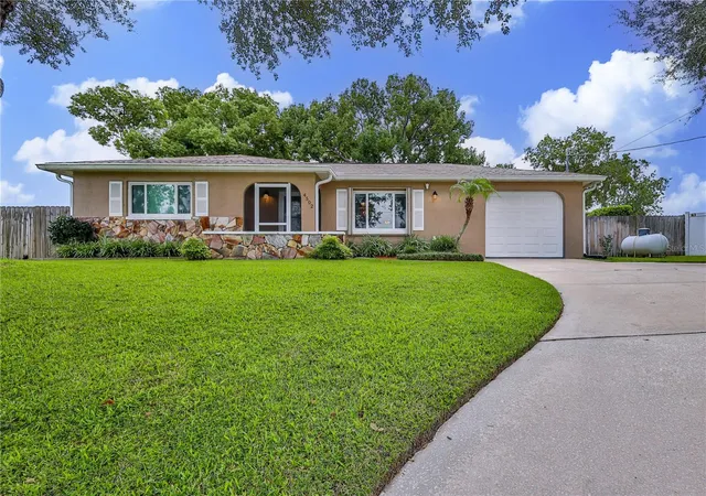 Photo 1 of Single family home for sale at 4502 Bayridge Ct, Spring Hill, FL 34606 | MLS# W7889579 | Listing updated on 2026-10-15