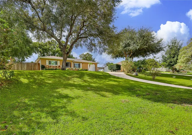 Photo 3 of Single family home for sale at 4502 Bayridge Ct, Spring Hill, FL 34606 | MLS# W7889579 | Listing updated on 2026-10-15