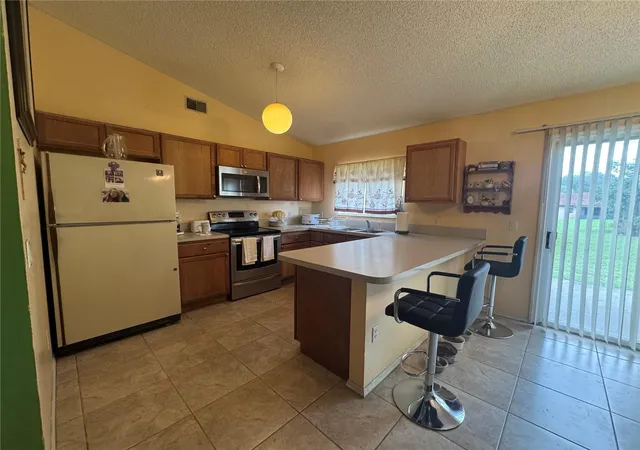 Photo 2 of Single family home for sale at 306 Oak Ln Pass, Ocala, FL 34472 | MLS# OM732373 | Listing updated on 2026-09-17