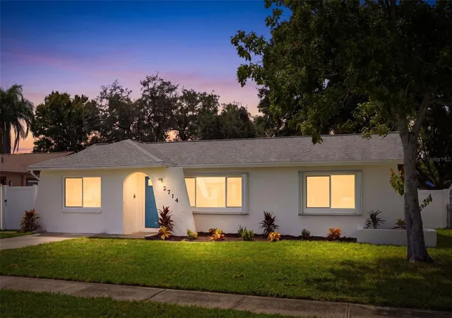 Photo 2 of Single family home for sale at 2714 Mary Sue St Sw, Largo, FL 33774 | MLS# TB8549216 | Listing updated on 2026-10-07