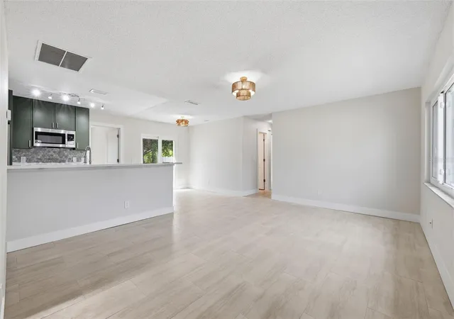 Photo 4 of Single family home for sale at 2714 Mary Sue St SW, Largo, FL 33774 | MLS# TB8549216 | Listing updated on 2026-10-07