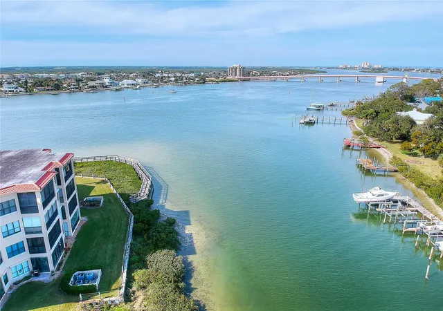 Listing Photo 4 - Condo for sale in building located at 436 Bouchelle Dr, NEW SMYRNA BEACH, FL 32169 - Unit #105