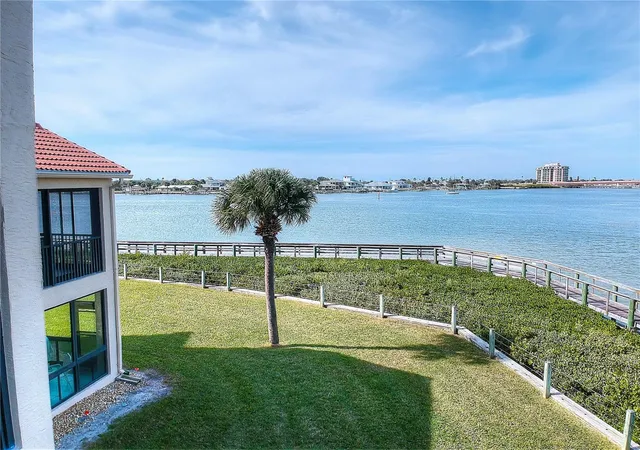 Listing Photo 5 - Condo for sale in building located at 436 Bouchelle Dr, NEW SMYRNA BEACH, FL 32169 - Unit #105
