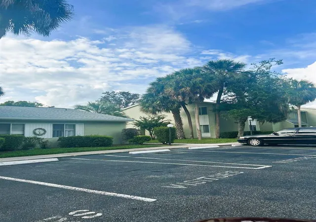 Photo 2 of Condo for sale at 625 Silver Pass #A, Ocala, FL 34472 | MLS# OM732375 | Listing updated on 2026-09-19