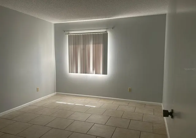 Listing Photo 5 - Condo for sale in building located at 625 Silver Pass, OCALA, FL 34472 - Unit #A