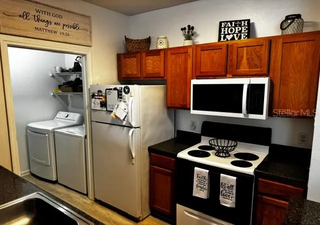 Photo 4 of Condo for sale at 4802 51st Street W #920, Bradenton, FL 34210 | MLS# A4706321 | Listing updated on 2026-09-17