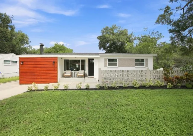 Photo 2 of Single family home for sale at 2313 Carroll Pl, Tampa, FL 33612 | MLS# O6442389 | Listing updated on 2026-10-07