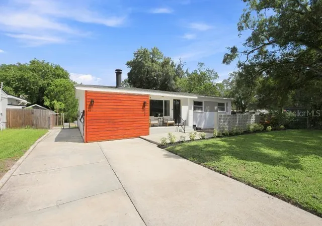 Photo 3 of Single family home for sale at 2313 Carroll Pl, Tampa, FL 33612 | MLS# O6442389 | Listing updated on 2026-10-07