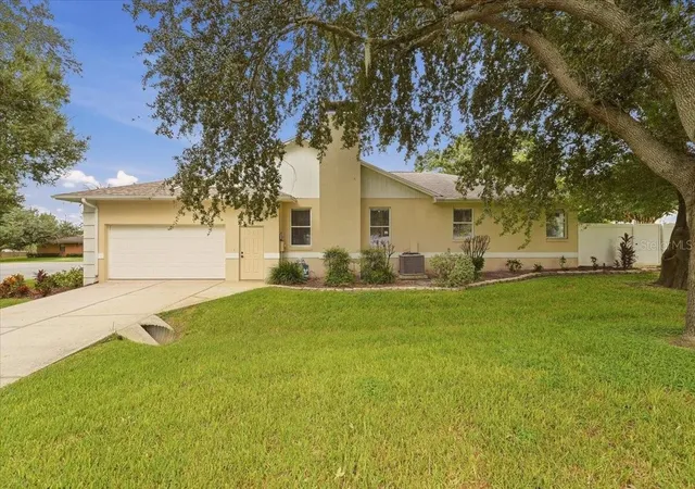 Photo 3 of Single family home for sale at 2084 High Vista Dr, Lakeland, FL 33813 | MLS# L4965114 | Listing updated on 2026-09-26