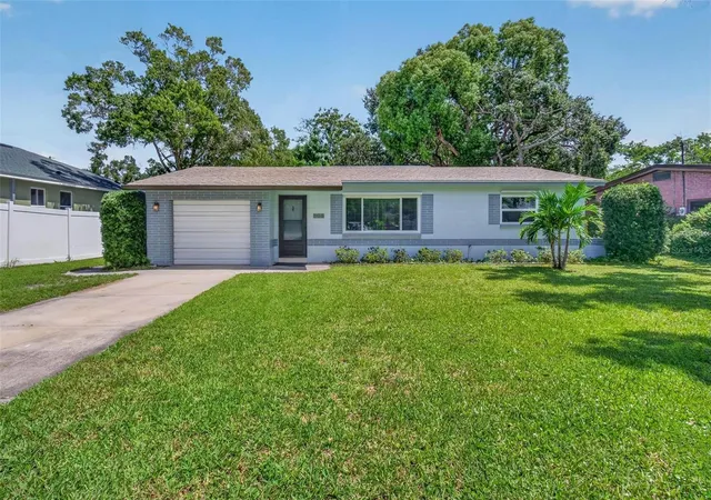 Photo 1 of Single family home for sale at 508 2nd Street Sw, Largo, FL 33770 | MLS# TB8549227 | Listing updated on 2026-09-30