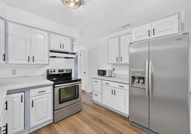 Photo 3 of Single family home for sale at 508 2nd Street SW, Largo, FL 33770 | MLS# TB8549227 | Listing updated on 2026-10-09