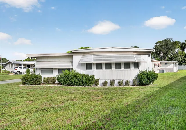 Photo 2 of Manufactured home for sale at 107 Diamond Head Dr, Leesburg, FL 34788 | MLS# G5117877 | Listing updated on 2026-09-26