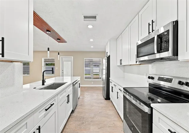 Photo 3 of Single family home for sale at 509 Clemons Rd, Brandon, FL 33510 | MLS# TB8549231 | Listing updated on 2026-10-20