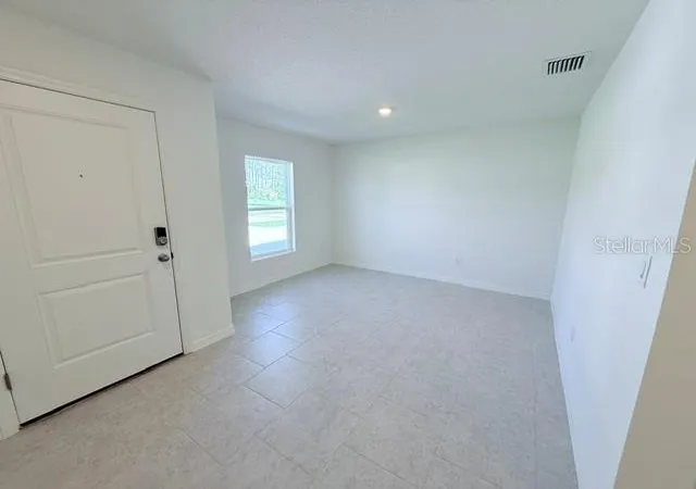 Photo 3 of Single family home for sale at 8 Lloshire Path, Palm Coast, FL 32164 | MLS# C7530827 | Listing updated on 2026-10-15