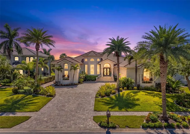 Photo 1 of Single family home for sale at 6320 Pasadena Point Blvd, Gulfport, FL 33707 | MLS# TB8549235 | Listing updated on 2026-10-15