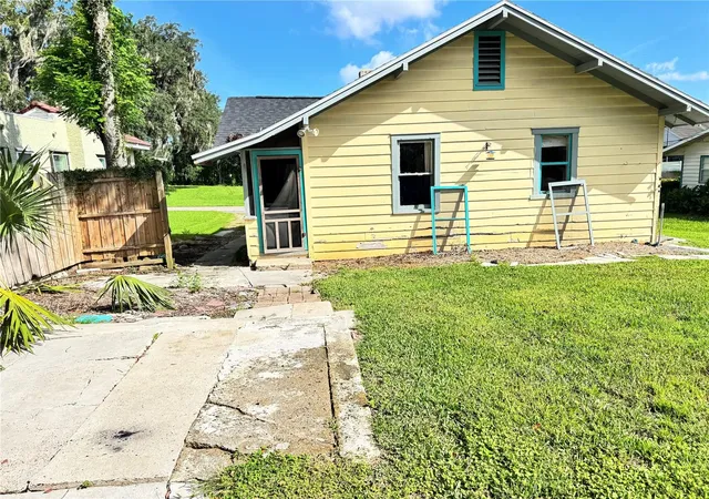 Photo 3 of Single family home for sale at 1434 Se Silver Springs Pl, Ocala, FL 34471 | MLS# OM732381 | Listing updated on 2026-09-19