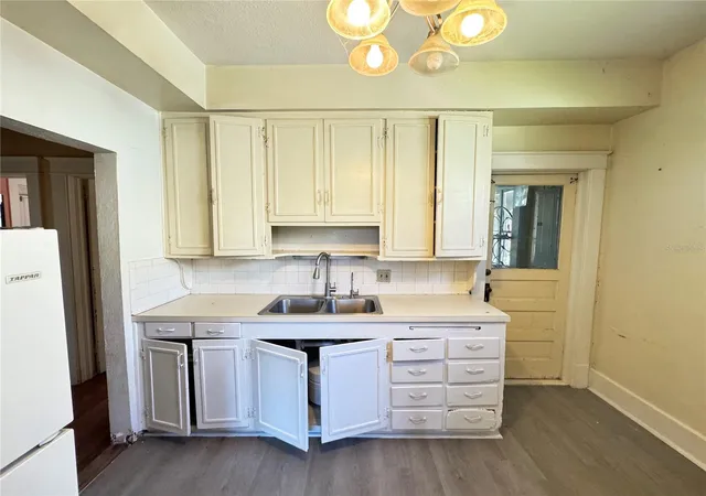 Photo 3 of Single family home for sale at 1434 SE Silver Springs Pl, Ocala, FL 34471 | MLS# OM732381 | Listing updated on 2026-09-19