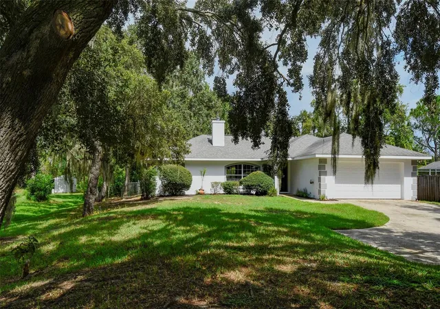 Photo 1 of Single family home for sale at 12525 Pine Glen Dr, Leesburg, FL 34788 | MLS# G5117879 | Listing updated on 2026-10-20