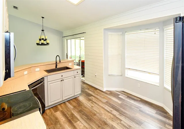 Photo 4 of Single family home for sale at 12525 Pine Glen Dr, Leesburg, FL 34788 | MLS# G5117879 | Listing updated on 2026-10-20