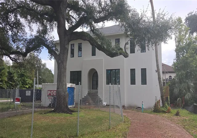 Photo 1 of Single family home for sale at 4302 W Woodmere Rd, Tampa, FL 33609 | MLS# TB8549241 | Listing updated on 2026-10-01