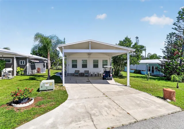 Manufactured home for sale at 94 Saddlebag Trl, LAKE WALES, FL 33898 | MLS# L4965116