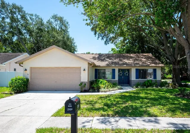 Single family home for sale at 2109 Cypress Point Dr N, CLEARWATER, FL 33763 | MLS# TB8549250