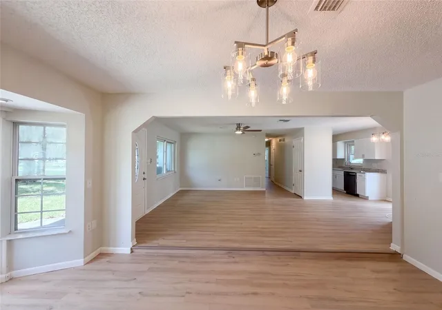 Photo 3 of Sale Pending at 4536 Eagles Nest Rd, Fruitland Park, FL 34731 | MLS# O6442426 | Listing updated on 2026-09-22