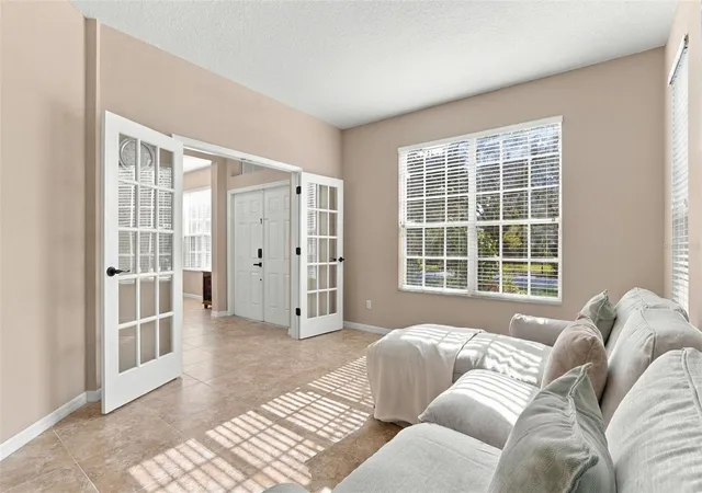 Photo 2 of Single family home for sale at 3293 Red Ash Cir, Oviedo, FL 32766 | MLS# O6442430 | Listing updated on 2026-09-28
