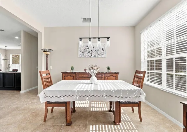 Photo 3 of Single family home for sale at 3293 Red Ash Cir, Oviedo, FL 32766 | MLS# O6442430 | Listing updated on 2026-09-28