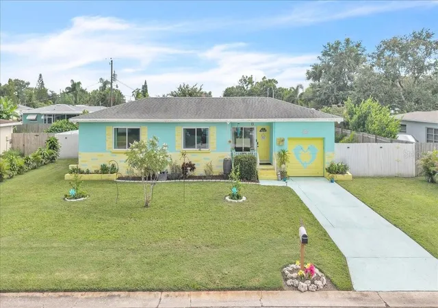 Single family home for sale at 1101 Lemonwood Ave, BRADENTON, FL 34207 | MLS# A4706337