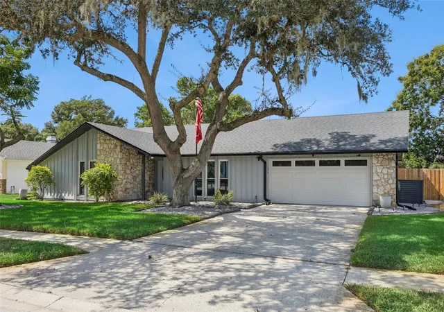Photo 3 of Single family home for sale at 207 Harrogate Pl, Longwood, FL 32779 | MLS# O6442436 | Listing updated on 2026-10-04