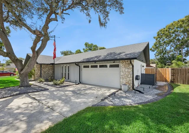 Photo 3 of Single family home for sale at 207 Harrogate Pl, Longwood, FL 32779 | MLS# O6442436 | Listing updated on 2026-10-04