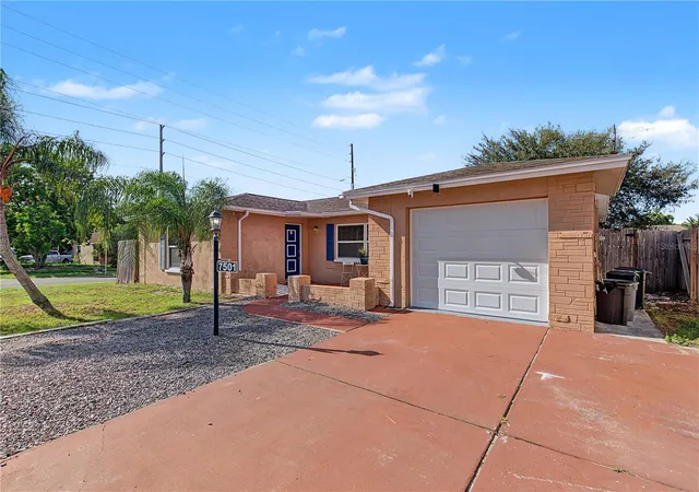 Photo 3 of Single family home for sale at 7501 Foxbloom Dr, Port Richey, FL 34668 | MLS# TB8549261 | Listing updated on 2026-10-07