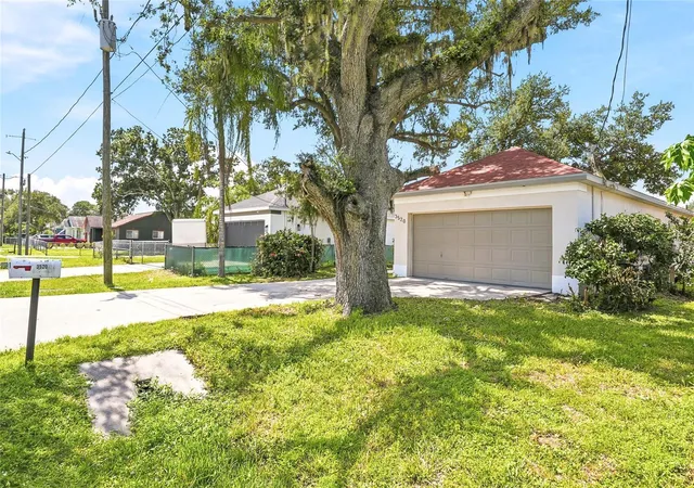 Photo 1 of Single family home for sale at 3520 17th Street Ct E, Bradenton, FL 34208 | MLS# A4706338 | Listing updated on 2026-09-21