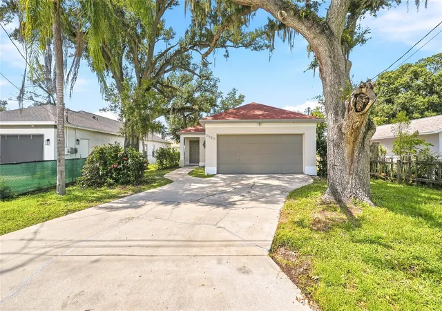 Photo 2 of Single family home for sale at 3520 17th Street Ct E, Bradenton, FL 34208 | MLS# A4706338 | Listing updated on 2026-09-21