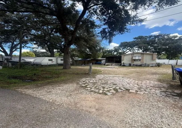 Photo 4 of Manufactured home for sale at 9623 5th Avenue, Orlando, FL 32824 | MLS# A4706341 | Listing updated on 2026-09-21