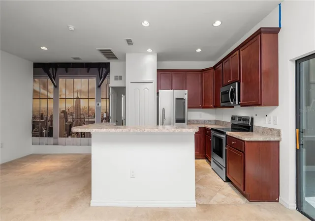 Photo 4 of Single family home for sale at 524 Central Ridge Ln, Frostproof, FL 33843 | MLS# L4965117 | Listing updated on 2026-10-06