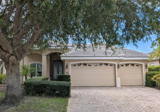 Photo 1 of Single family home for sale at 700 Shadow Bay Way, Osprey, FL 34229 | MLS# O6442446 | Listing updated on 2026-09-17