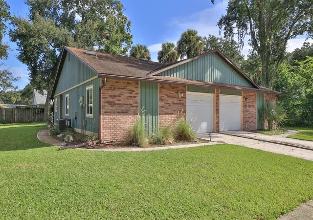 Photo 2 of Multi family home for sale at 1305 Bond Street, Edgewater, FL 32132 | MLS# NS1089276 | Listing updated on 2026-10-16
