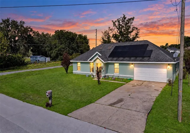 Photo 2 of Sale Pending at 122 Dogwood Dr Cir, Ocala, FL 34472 | MLS# OM732384 | Listing updated on 2026-10-09