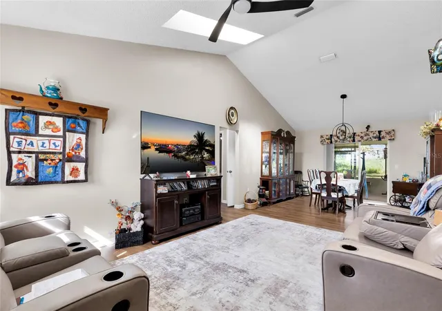 Photo 3 of Sale Pending at 122 Dogwood Dr Cir, Ocala, FL 34472 | MLS# OM732384 | Listing updated on 2026-10-09