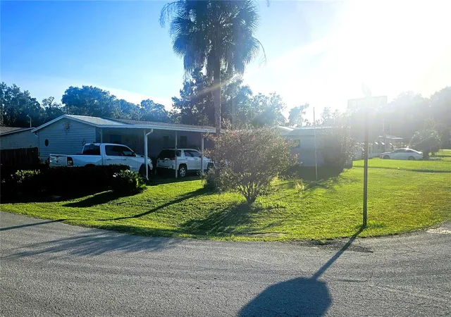 Photo 2 of Manufactured home for sale at 11110 Se 66th Terrace, Belleview, FL 34420 | MLS# OM732385 | Listing updated on 2026-09-19
