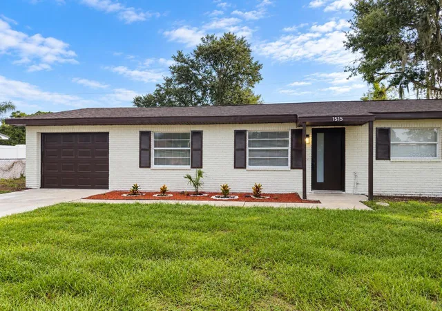 Photo 3 of Single family home for sale at 1515 Stacy Dr, Lakeland, FL 33801 | MLS# TB8549295 | Listing updated on 2026-09-17