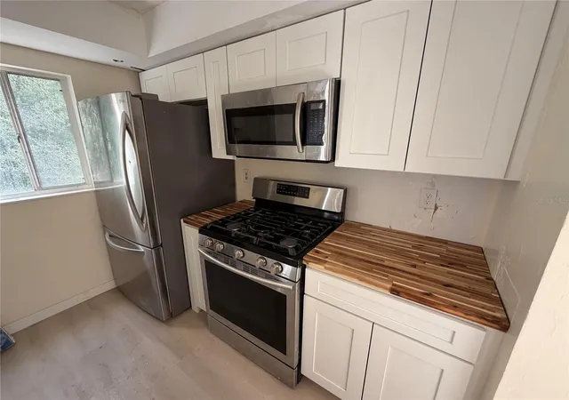 Photo 1 of Condo for sale at 628 Pavare Ct #1, Winter Haven, FL 33884 | MLS# O6442486 | Listing updated on 2026-09-18