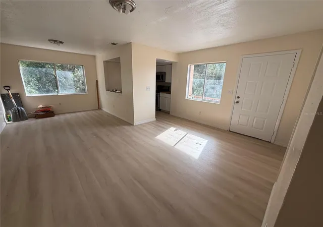 Photo 4 of Condo for sale at 628 Pavare Ct #1, Winter Haven, FL 33884 | MLS# O6442486 | Listing updated on 2026-09-18