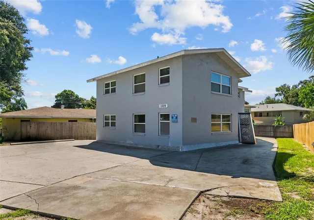 Photo 1 of Sale Pending at 1229 Franklin Cir Se, Clearwater, FL 33756 | MLS# TB8549307 | Listing updated on 2026-09-24