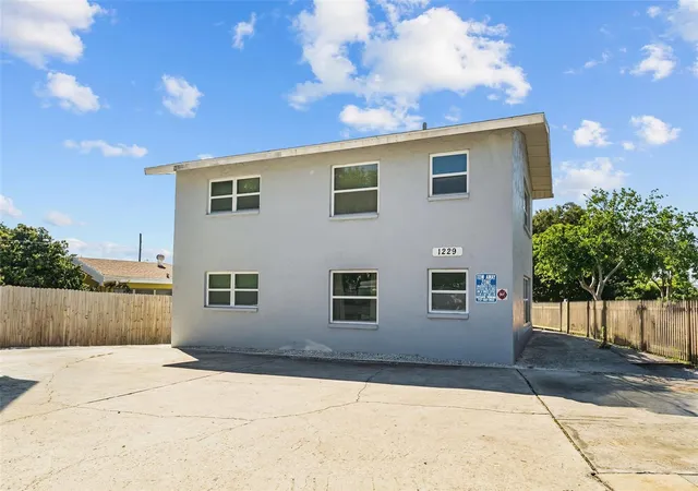 Photo 2 of Sale Pending at 1229 Franklin Cir Se, Clearwater, FL 33756 | MLS# TB8549307 | Listing updated on 2026-09-24
